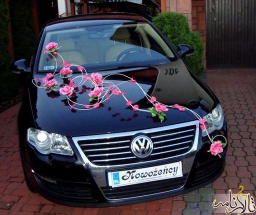 ماشین عروس با گل های کم